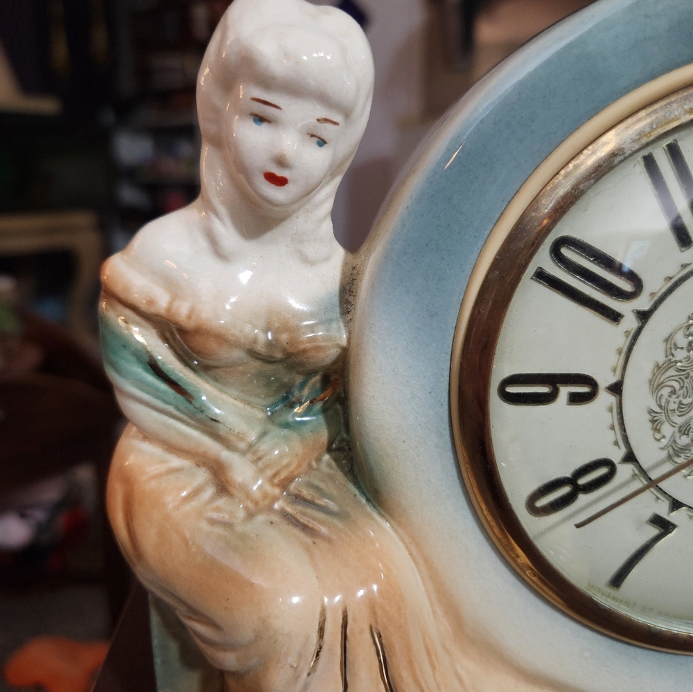 VINTAGE LANSHIRE FIGURAL MAN and WOMAN ELECTRIC MANTEL CLOCK Rococ style - Picture 3 of 9